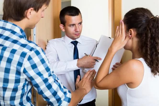 Kiedy windykacja a kiedy komornik? Zrozum różnice i uniknij problemów